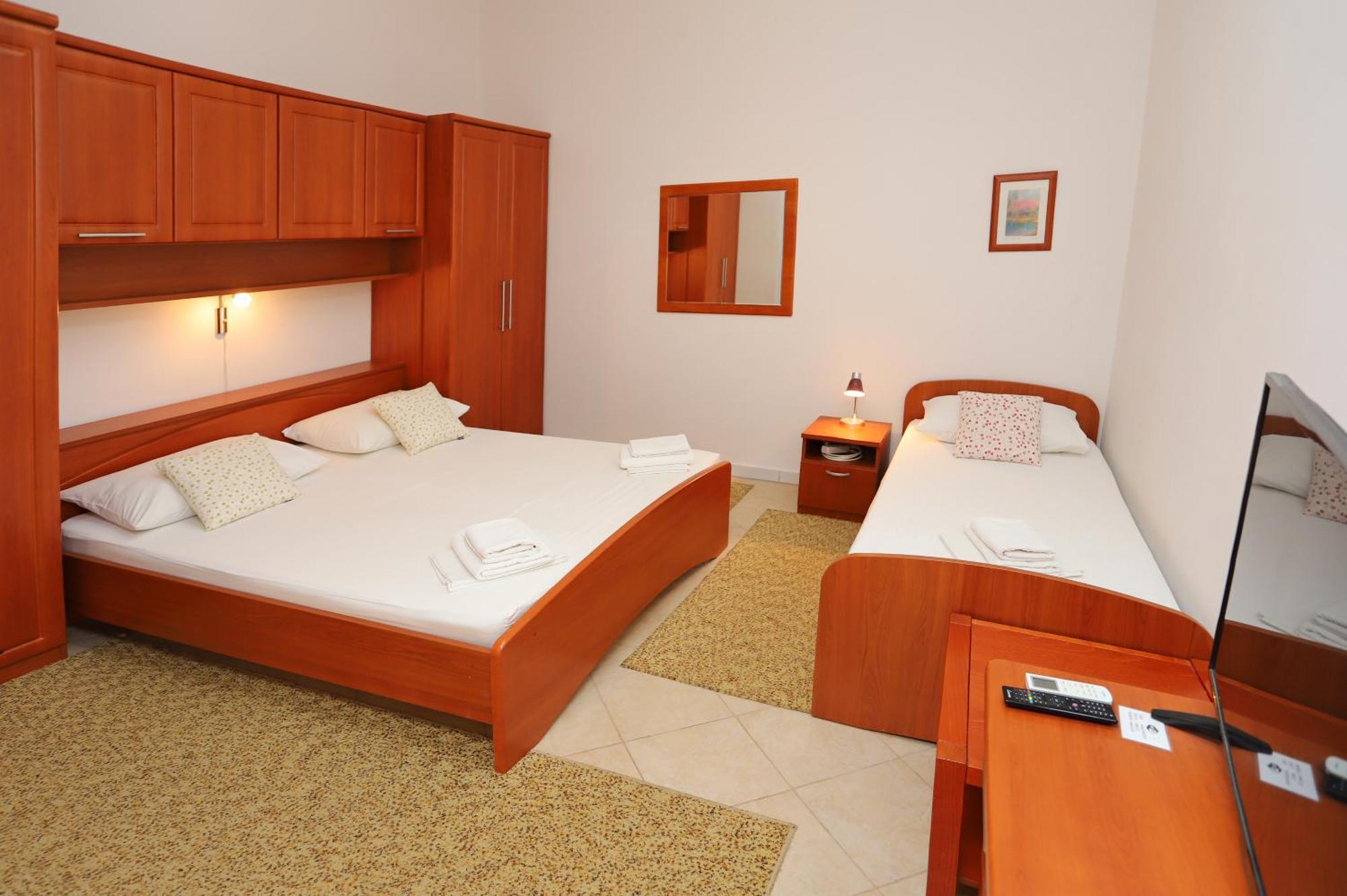 Apartments Edita & Robert لوكفا روجوزنيكا المظهر الخارجي الصورة